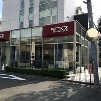 Photo taken at The Tumi Store by Pyonkichi S. on 9/16/2018