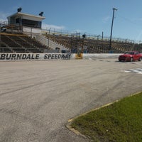 Foto tomada en Bartow Ford Co.  por Bartow Ford Co. el 10/22/2013