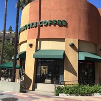 Photo taken at Starbucks by L_obett C. on 8/22/2016