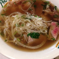 Photo taken at Pho Hoa Noodle Soup by Paul N. on 10/28/2013