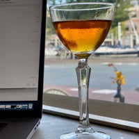Das Foto wurde bei Waterline Coffee &amp;amp; Cocktails von Evgeny B. am 8/23/2020 aufgenommen