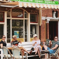Das Foto wurde bei Waterline Coffee &amp;amp; Cocktails von Evgeny B. am 6/2/2020 aufgenommen
