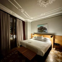 Das Foto wurde bei Alexandra Barcelona Hotel, Curio Collection by Hilton von Evgeny B. am 1/21/2024 aufgenommen