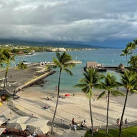 Снимок сделан в Courtyard by Marriott King Kamehameha&amp;#39;s Kona Beach Hotel пользователем Norton R. 9/13/2021