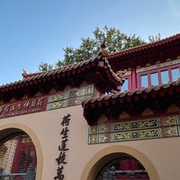 Photo taken at Fo Guang Shan He Hua Tempel by Zhiwen Y. on 8/23/2022