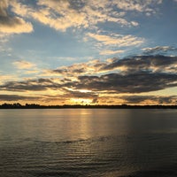 รูปภาพถ่ายที่ Planète Bordeaux โดย Oguz T. เมื่อ 10/10/2017