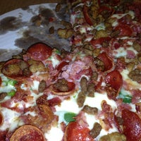 10/9/2012 tarihinde Alisha .ziyaretçi tarafından Pizza Paradise'de çekilen fotoğraf