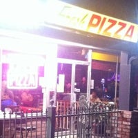 Das Foto wurde bei Fresh Pizza Restaurant von FreshPizza S. am 11/22/2012 aufgenommen