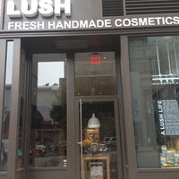 Photo taken at Lush Cosmetics by Heidebesos💋 on 7/14/2013