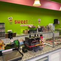 Photo taken at sweetFrog Premium Frozen Yogurt (W 43rd St) by Chadd T. on 10/8/2023