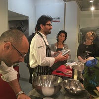5/18/2016 tarihinde Francesco S.ziyaretçi tarafından Pentole Agnelli / Incontri in Cucina'de çekilen fotoğraf
