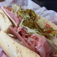 Foto tirada no(a) Primo Hoagies - Easton, PA por Scooter M. em 7/11/2016