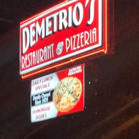 Снимок сделан в Demetrio&amp;#39;s Restaurant &amp;amp; Pizza пользователем Scooter M. 1/9/2020