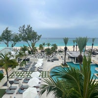 Photo prise au The Westin Grand Cayman Seven Mile Beach Resort &amp;amp; Spa par Zach S. le5/29/2022