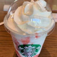 Photo taken at Starbucks by しのきゅう on 6/1/2021