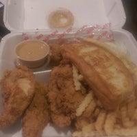 Photo taken at Raising Cane&amp;#39;s Chicken Fingers by Kenny L. on 7/11/2014