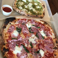 รูปภาพถ่ายที่ Inizio Pizza Napoletana โดย Jay S. เมื่อ 7/16/2017
