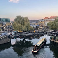 Снимок сделан в Holiday Inn London - Camden Lock пользователем Richard J. 12/2/2021