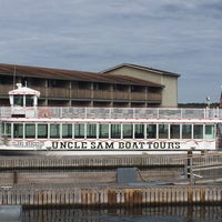 Das Foto wurde bei Uncle Sam Boat Tours von Uncle Sam Boat Tours am 5/18/2017 aufgenommen