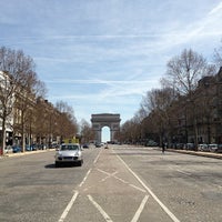 Photo taken at Avenue de la Grande Armée by Guillaume d. on 4/14/2013
