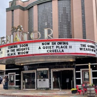 Foto tirada no(a) The Senator Theatre por Tom B. em 5/30/2021