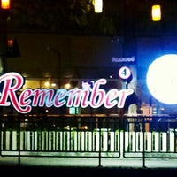 12/8/2012 tarihinde Uruphong T.ziyaretçi tarafından Remember4 Bar'de çekilen fotoğraf