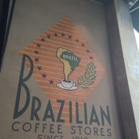 Das Foto wurde bei Brazilian Coffee Stores von Vasiliki T. am 4/27/2013 aufgenommen