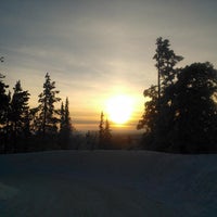 Photo taken at Ylläksen maisematien näköalapaikka by Kimmo V. on 2/28/2014
