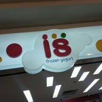 Photo prise au IS Frozen Yogurt par Ismael C. le8/13/2011