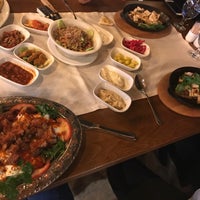 Photo prise au Zevahir Restoran par Fatos B. le10/28/2020