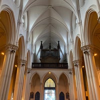 Photo taken at Église Sainte-Croix / Kerk Het Heilig Kruis by Alderik on 8/4/2020