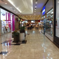 รูปภาพถ่ายที่ Shopping D โดย Sidnei C. เมื่อ 5/2/2013