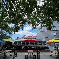 Photo taken at Rosebud American Kitchen &amp;amp; Bar by Jessie R. on 6/26/2022