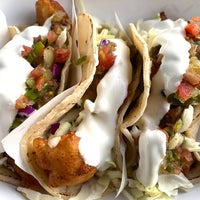 Снимок сделан в Best Fish Taco in Ensenada пользователем Steven B. 2/27/2021