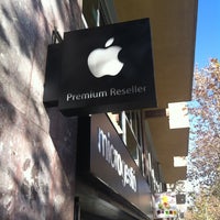 Photo taken at Microgestió - Botiga Apple Barcelona by Pep M. on 12/17/2012
