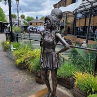 Photo taken at Amy Winehouse Statue by Ni P. on 6/9/2022