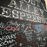 7/27/2018 tarihinde Paulziyaretçi tarafından Ghost Alley Espresso'de çekilen fotoğraf