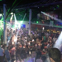 5/25/2013 tarihinde Banana H.ziyaretçi tarafından Crazy Bull Club'de çekilen fotoğraf