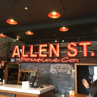 Foto tirada no(a) Allen Street Hardware Cafe por Robert S. em 3/10/2018