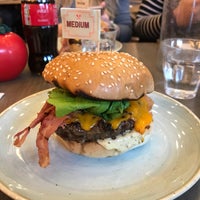 Photo taken at Gourmet Burger Kitchen by Laís K. on 3/11/2018