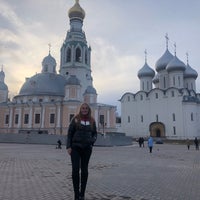 Foto diambil di Кремлевская площадь oleh Alena⭐ B. pada 3/15/2020