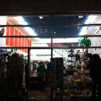 12/15/2012 tarihinde Tatiana A.ziyaretçi tarafından Postkartenladen'de çekilen fotoğraf