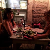 7/4/2016 tarihinde Demet O.ziyaretçi tarafından Leyla Restaurant &amp;amp; Bar'de çekilen fotoğraf