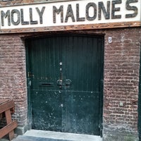 Photo taken at Molly Malone&amp;#39;s Irish Pub by Jean-Paul S. on 8/22/2022