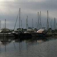 Foto tomada en Harbortown Marina  por Louis S. el 12/24/2012