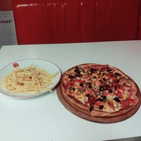 11/27/2017 tarihinde Yiğit A.ziyaretçi tarafından Pasaport Pizza'de çekilen fotoğraf
