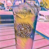 4/15/2017 tarihinde D.I.L.L.I.G.A.F.ziyaretçi tarafından The Coffee Bean &amp;amp; Tea Leaf'de çekilen fotoğraf