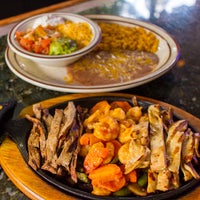 6/13/2017 tarihinde La Costa Mexican Restaurantziyaretçi tarafından La Costa Mexican Restaurant'de çekilen fotoğraf