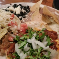 Photo prise au La Fogata Mexican Restaurant &amp;amp; Catering par Kitty R. le10/8/2021