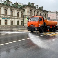 Photo taken at Площадь Яузские Ворота by Владислав I. on 6/28/2021